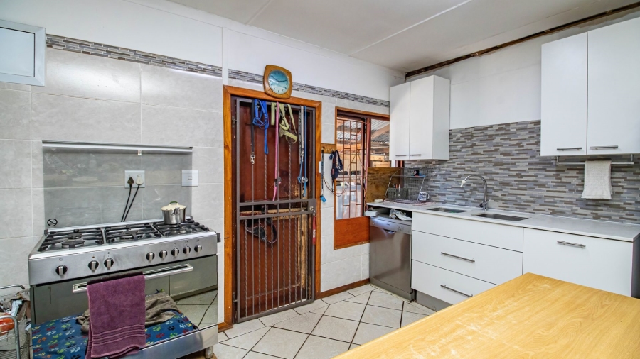 5 Bedroom Property for Sale in The Village Western Cape